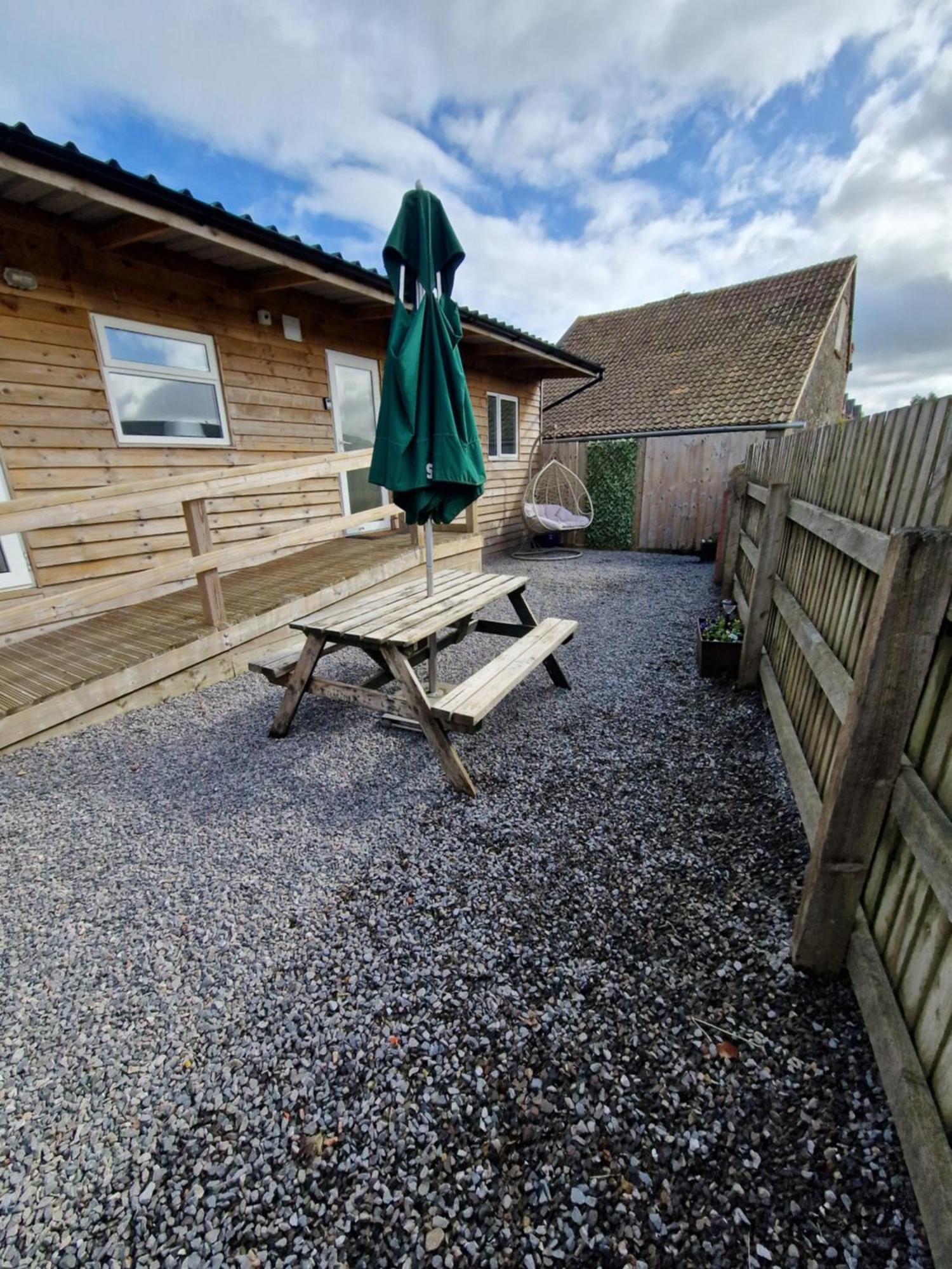 Featheredge Corner Lodge Wells Exterior foto